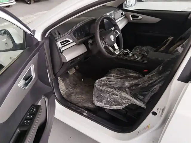 BYD Qin — Фото автомобиля 15