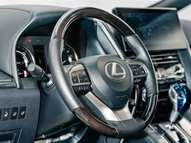 Lexus LM — Фото автомобиля 9