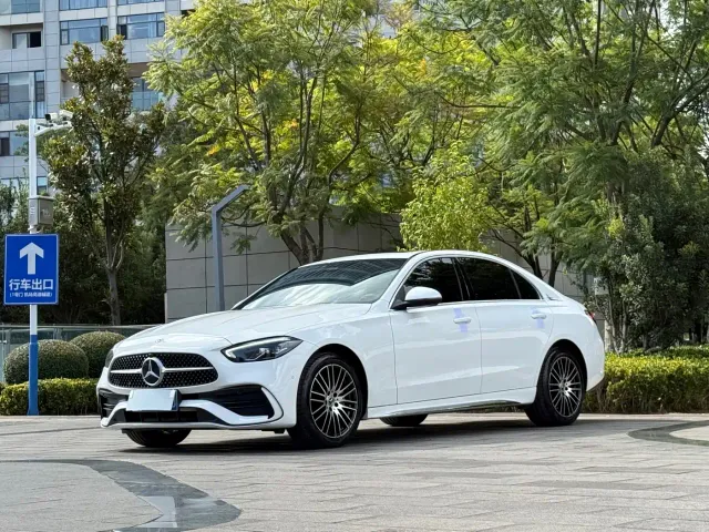 Фотография автомобиля — Mercedes-Benz C-Class