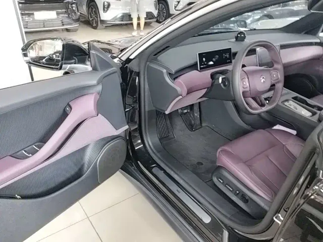 Nio ET5 Touring — Фото автомобиля 15