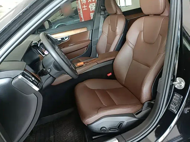 Volvo S90 — Фото автомобиля 14