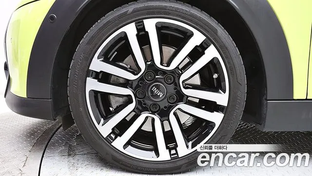 Mini Cooper — Фото автомобиля 5