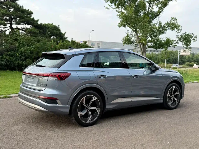Audi Q4 e-tron — Фото автомобиля 4