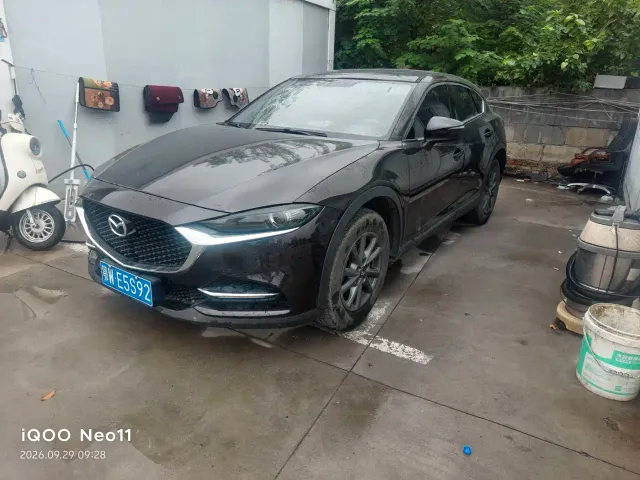 Фотография автомобиля — Mazda CX-4