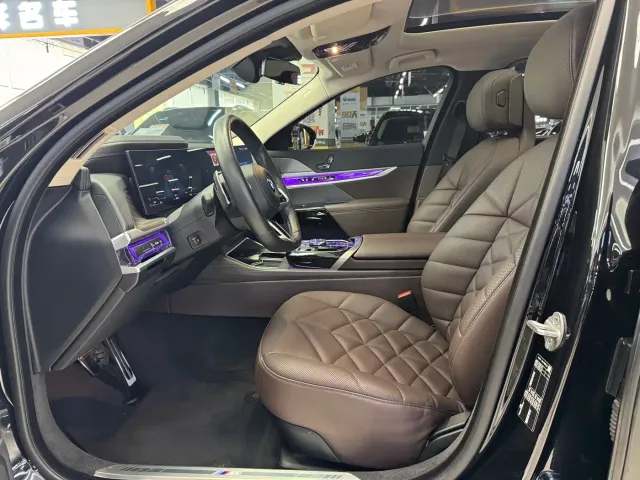BMW 7 Series — Фото автомобиля 5