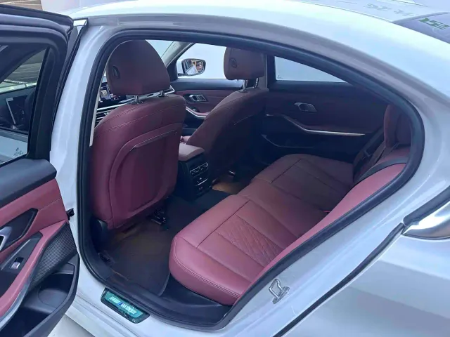 BMW 3 Series — Фото автомобиля 11