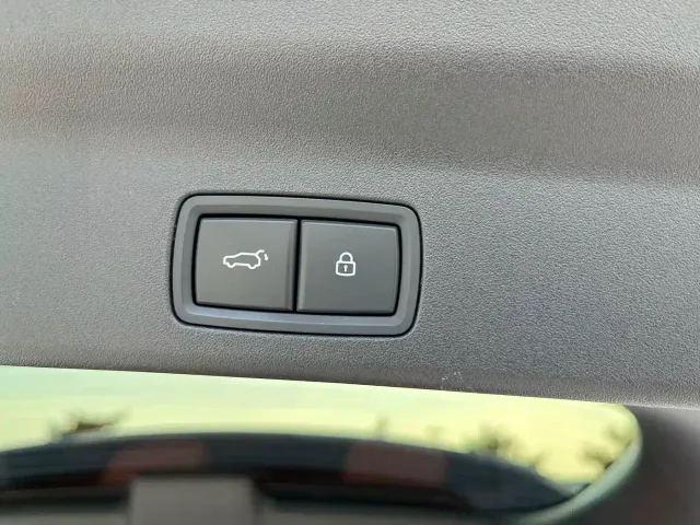 Li Auto L8 — Фото автомобиля 23