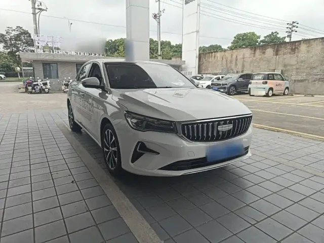 Geely Emgrand — Фото автомобиля 3