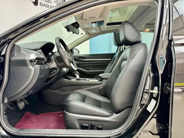 Nissan Teana — Фото автомобиля 5