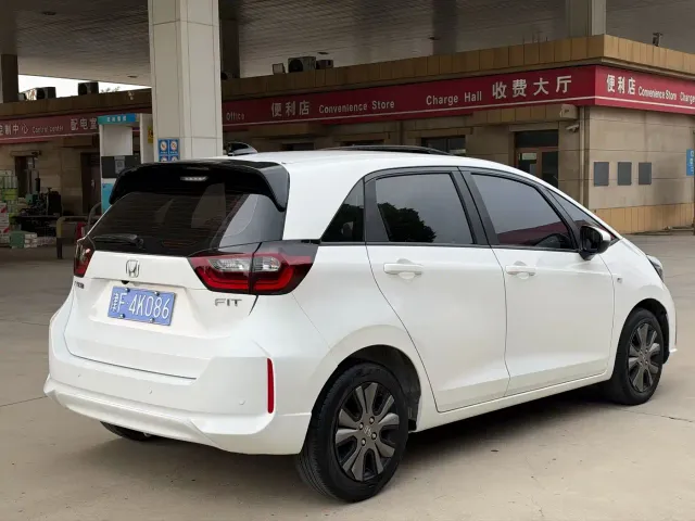 Honda Fit — Фото автомобиля 6