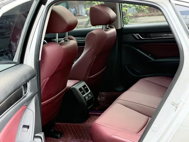 Honda Accord — Фото автомобиля 6