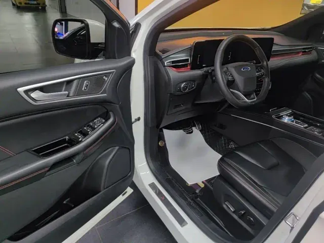 Ford Edge — Фото автомобиля 15