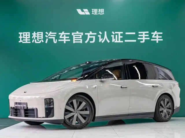 Фотография автомобиля — Li Auto i8
