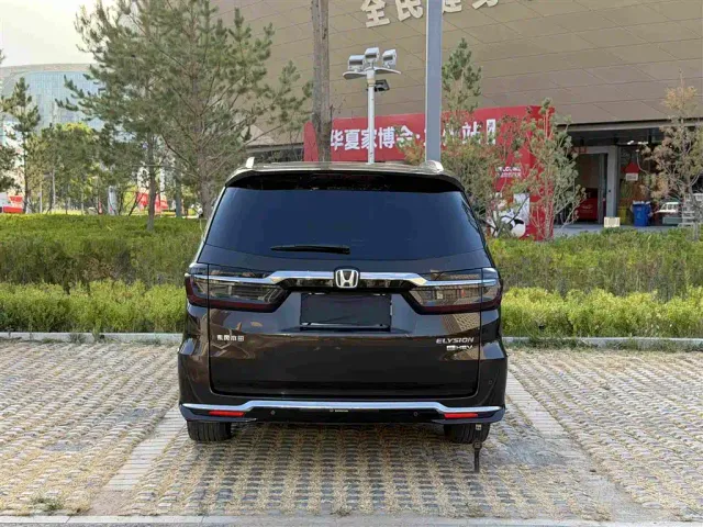 Honda Elysion — Фото автомобиля 5