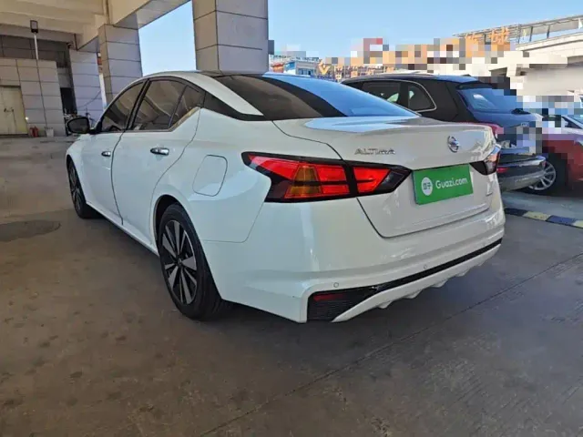 Nissan Teana — Фото автомобиля 4