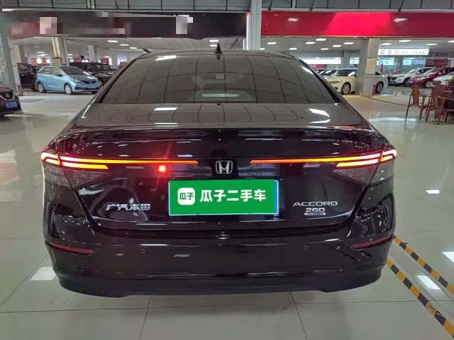 Honda Accord — Фото автомобиля 5