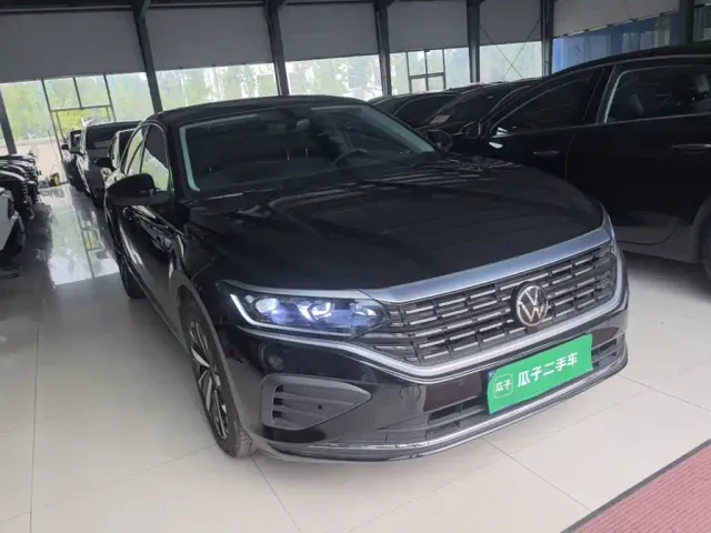 Volkswagen Passat — Фото автомобиля 3