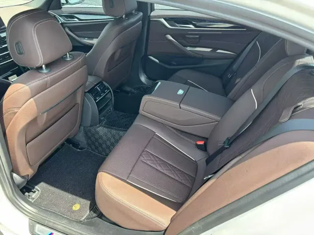 BMW 5 Series — Фото автомобиля 2