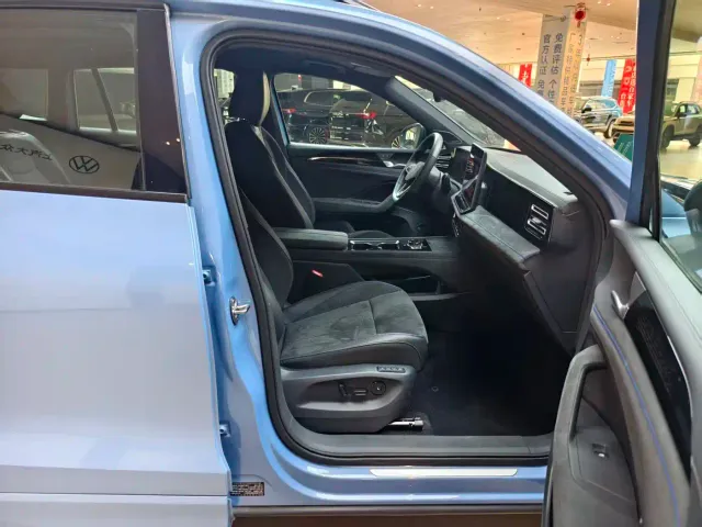 Volkswagen Tiguan L — Фото автомобиля 7