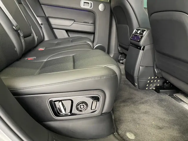 Li Auto L7 — Фото автомобиля 28