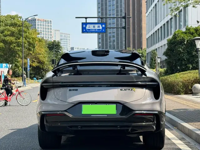 Lotus Eletre — Фото автомобиля 12