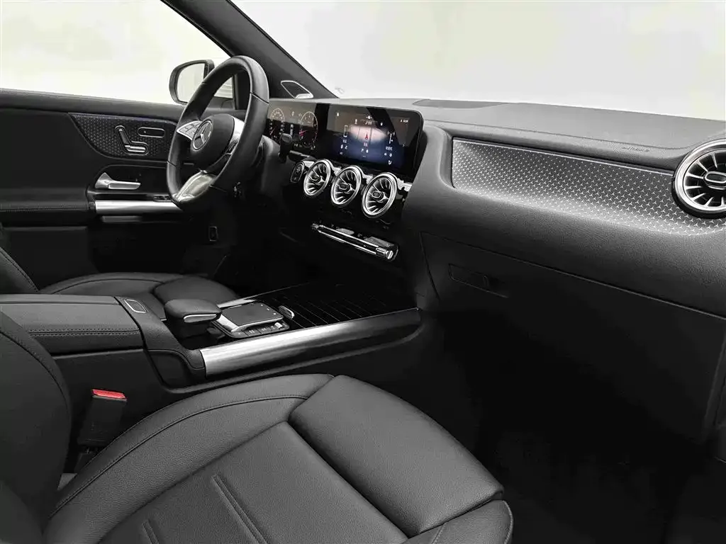 Mercedes-Benz Mercedes-Benz GLA 2024 GLA 220 — Фото автомобиля 18