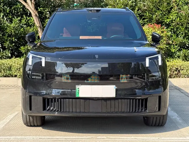 Lynk & Co 900 — Фото автомобиля 2