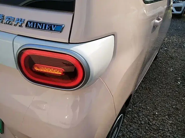 Wuling Hongguang Mini EV — Фото автомобиля 7