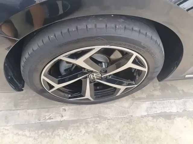 Volkswagen Passat 2023 Facelift 330TSI Starlight Luxury Edition — Фото автомобиля 24