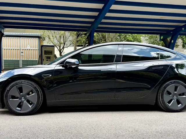 Tesla Model 3 — Фото автомобиля 7