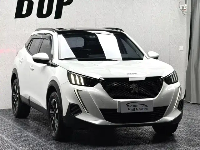Peugeot 2008 — Фото автомобиля 3
