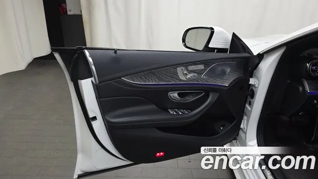 Mercedes-Benz CLS-Class — Фото автомобиля 25
