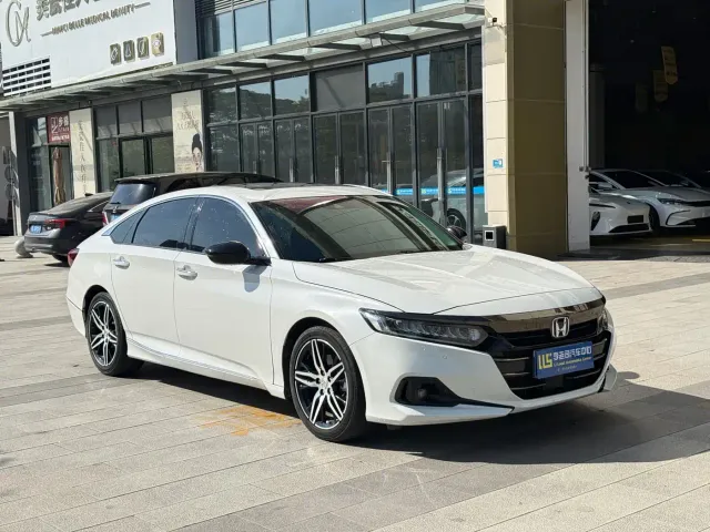 Honda Accord — Фото автомобиля 4