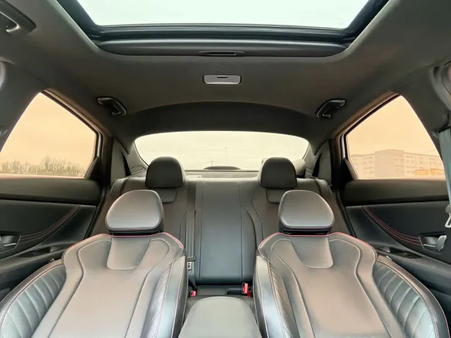 Hyundai Elantra — Фото автомобиля 11
