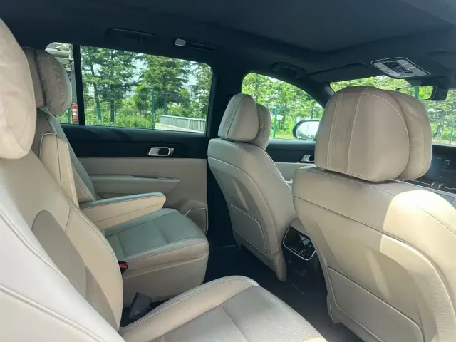 Li Auto ONE — Фото автомобиля 16