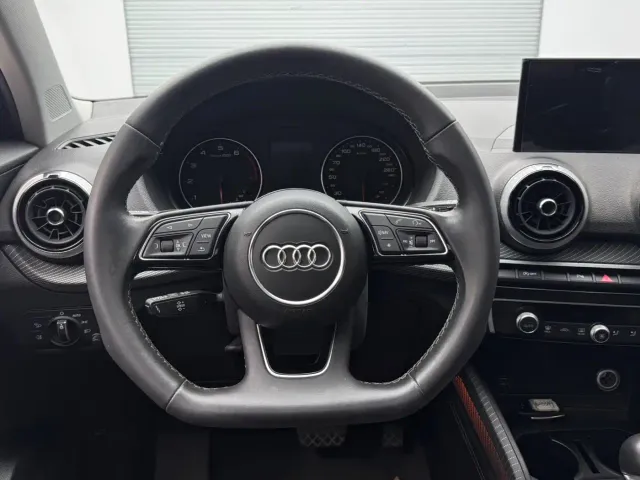 Audi Q2L — Фото автомобиля 15