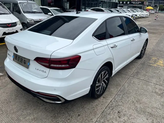 Volkswagen Lavida — Фото автомобиля 12
