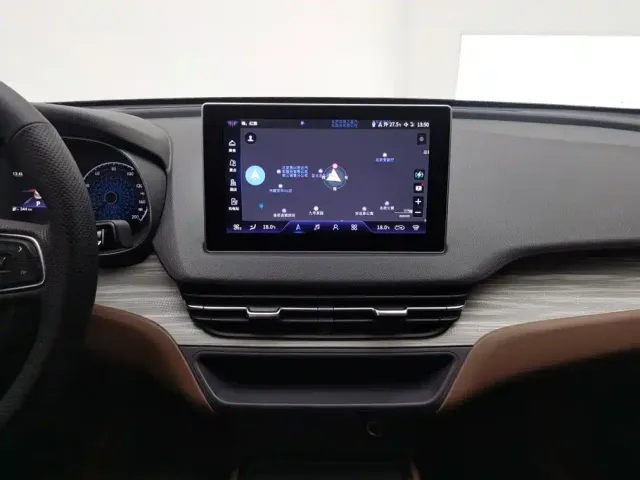 Hongqi E-QM5 — Фото автомобиля 13