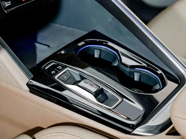Audi Q5L — Фото автомобиля 16