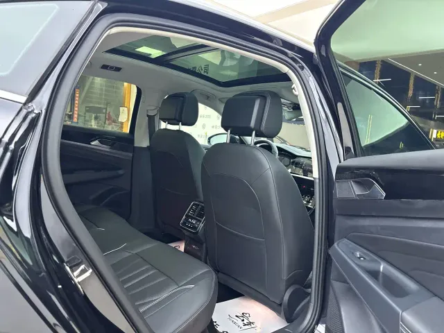 Volkswagen Passat — Фото автомобиля 24