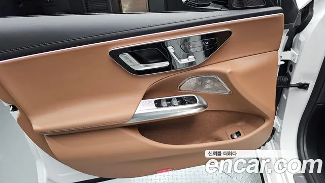 Mercedes-Benz E-Class — Фото автомобиля 19