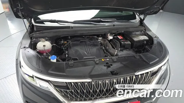 Kia Carnival Generation 4 — Фото автомобиля 9