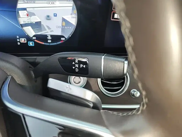Mercedes-Benz E-Class — Фото автомобиля 13
