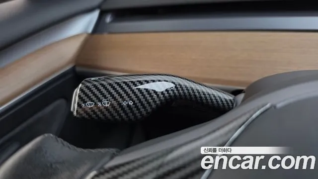 Tesla Model 3 — Фото автомобиля 25