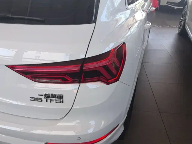 Audi Q3 — Фото автомобиля 7