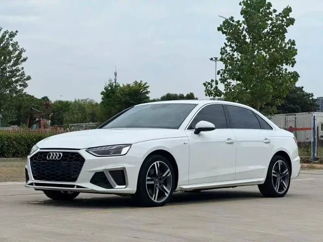 Фотография автомобиля — Audi A4L