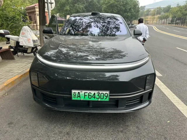 Li Auto L7 — Фото автомобиля 2