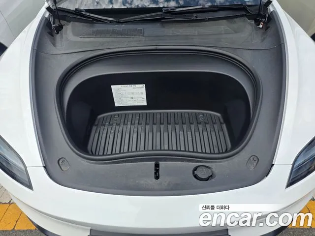 Tesla Model 3 — Фото автомобиля 7