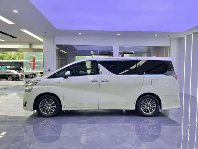 Toyota Vellfire — Фото автомобиля 3