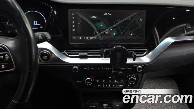 Kia Niro — Фото автомобиля 19